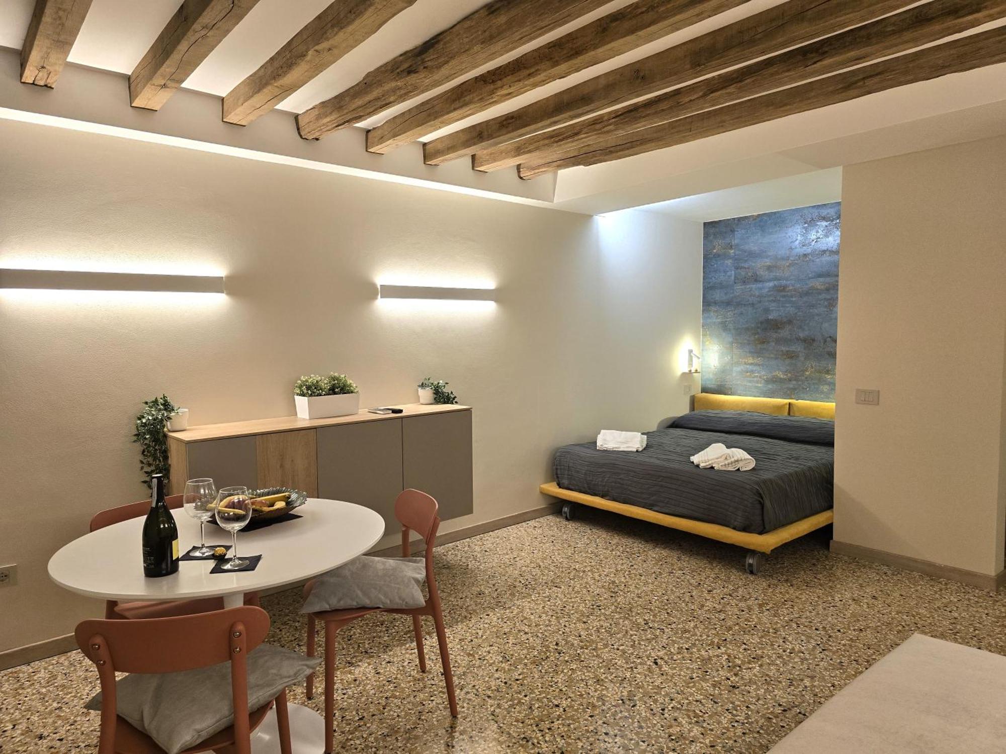 Cozy Studio With Canal View Venecia Exterior foto