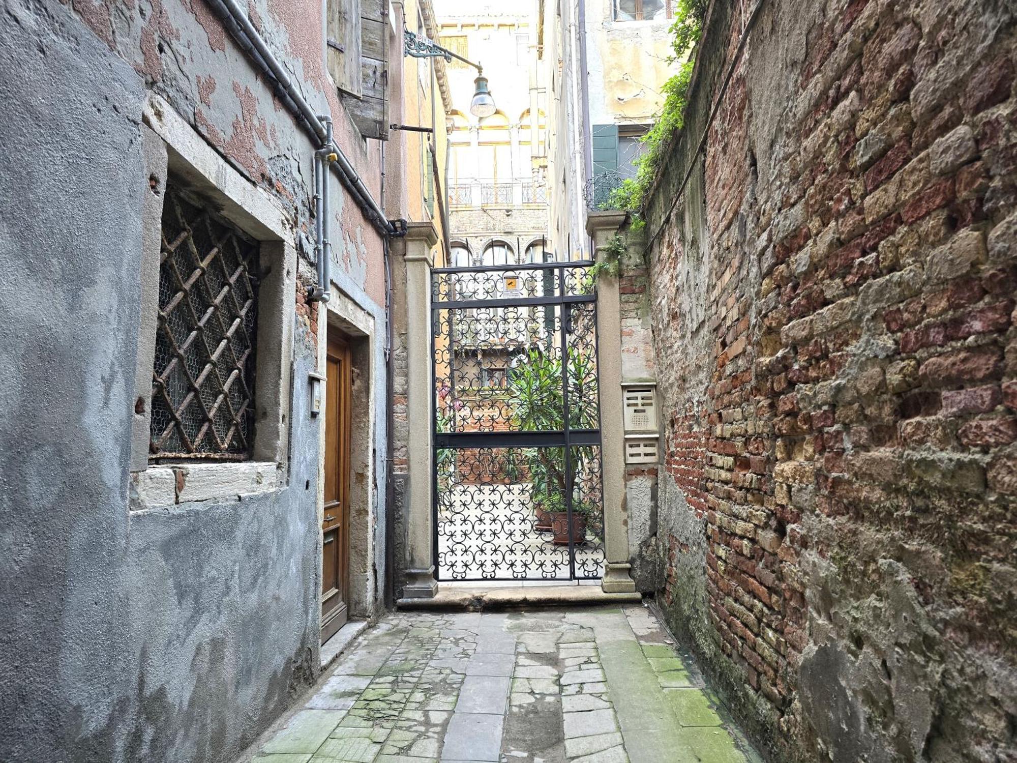 Cozy Studio With Canal View Venecia Exterior foto